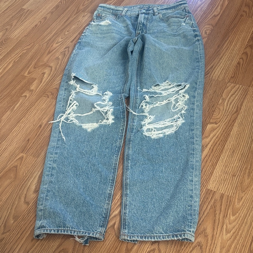 American Eagle Outfitters Light Blue Distressed Women's Jeans